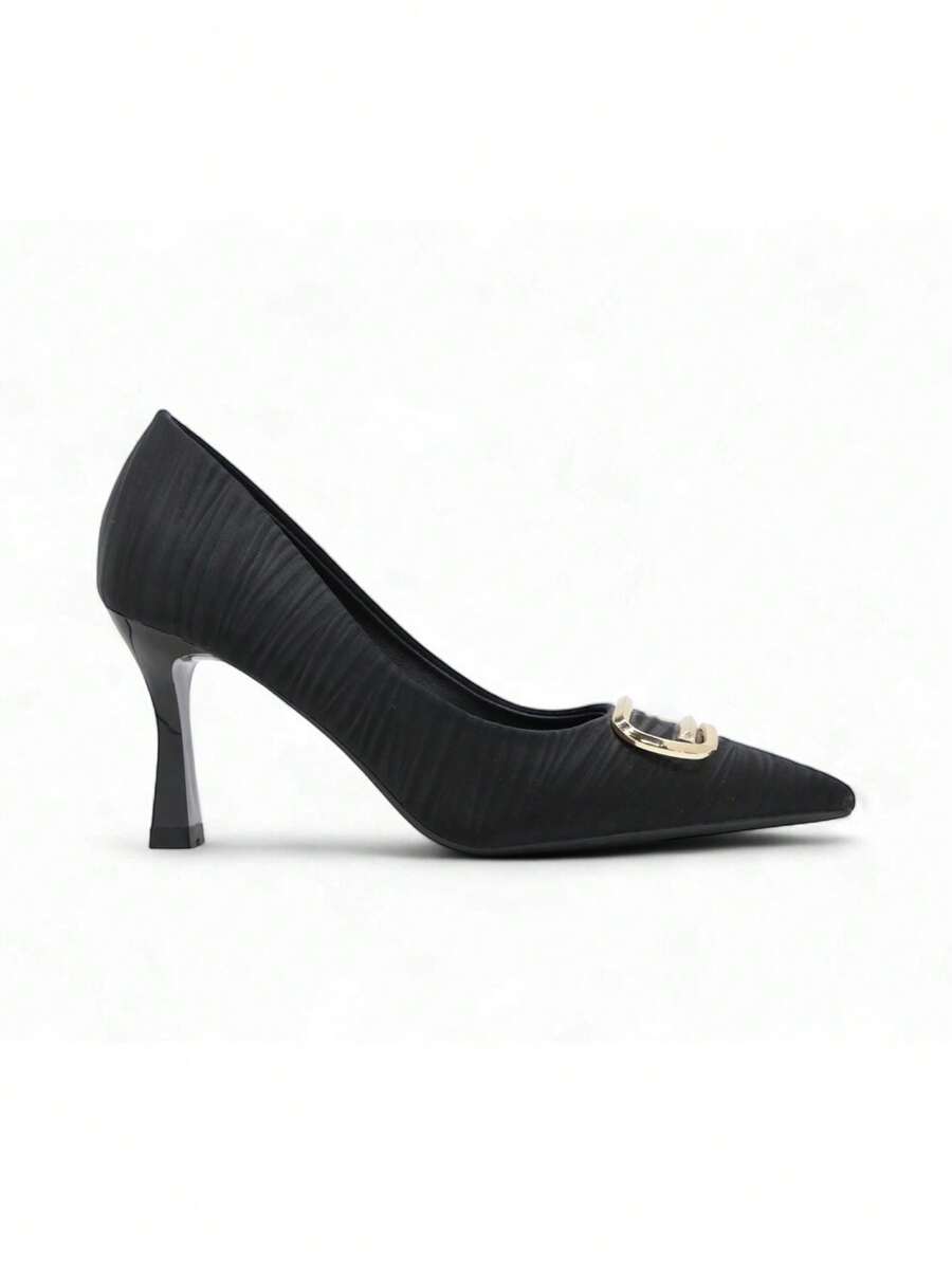 Chaussures à talons hauts en satin à bout pointu, talon fin pour le mariage et la fête.