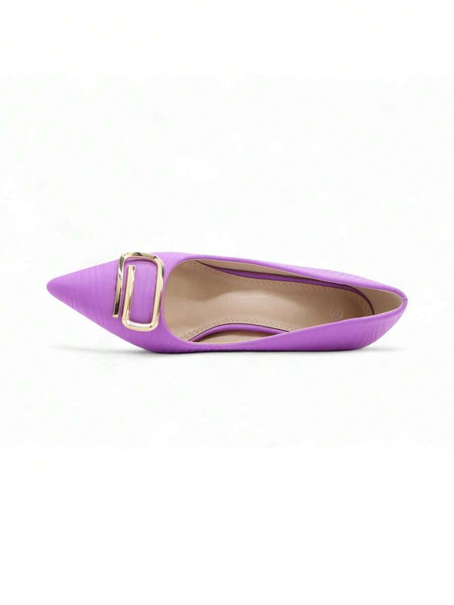 Chaussures à talons hauts en satin à bout pointu, talon fin pour le mariage et la fête.